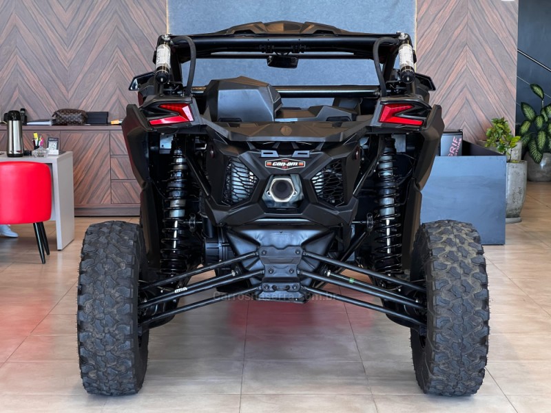 MAVERICK XRS X3 XRS TURBO RR SMART SHOX - 2018 - CAMPO BOM