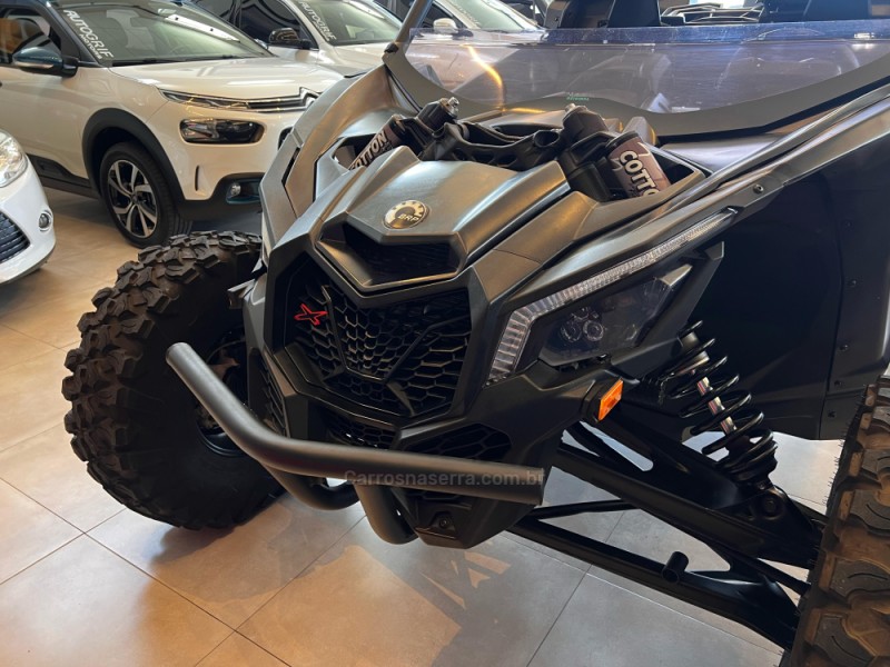 MAVERICK XRS X3 XRS TURBO RR SMART SHOX - 2018 - CAMPO BOM