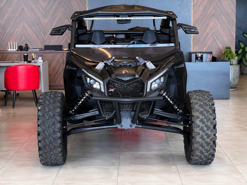 MAVERICK XRS X3 XRS TURBO RR SMART SHOX - 2018 - CAMPO BOM