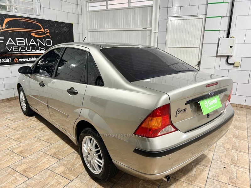 FOCUS 1.6 GL 8V GASOLINA 4P MANUAL - 2005 - BENTO GONçALVES