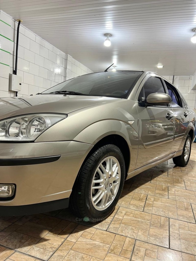 FOCUS 1.6 GL 8V GASOLINA 4P MANUAL - 2005 - BENTO GONçALVES