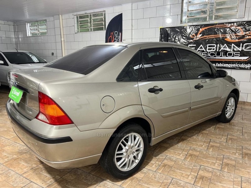 FOCUS 1.6 GL 8V GASOLINA 4P MANUAL - 2005 - BENTO GONçALVES