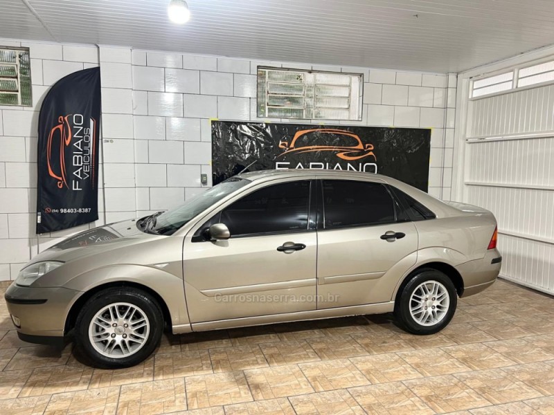 FOCUS 1.6 GL 8V GASOLINA 4P MANUAL - 2005 - BENTO GONçALVES