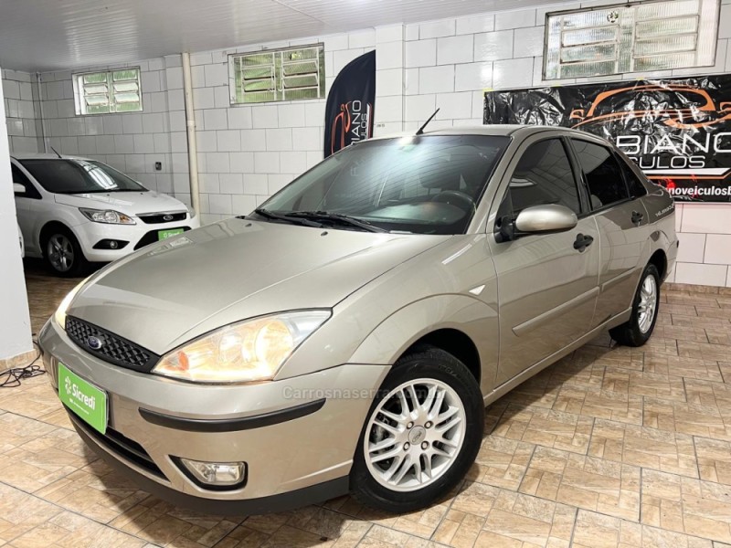 FOCUS 1.6 GL 8V GASOLINA 4P MANUAL - 2005 - BENTO GONçALVES