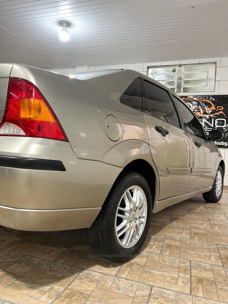 FOCUS 1.6 GL 8V GASOLINA 4P MANUAL - 2005 - BENTO GONçALVES
