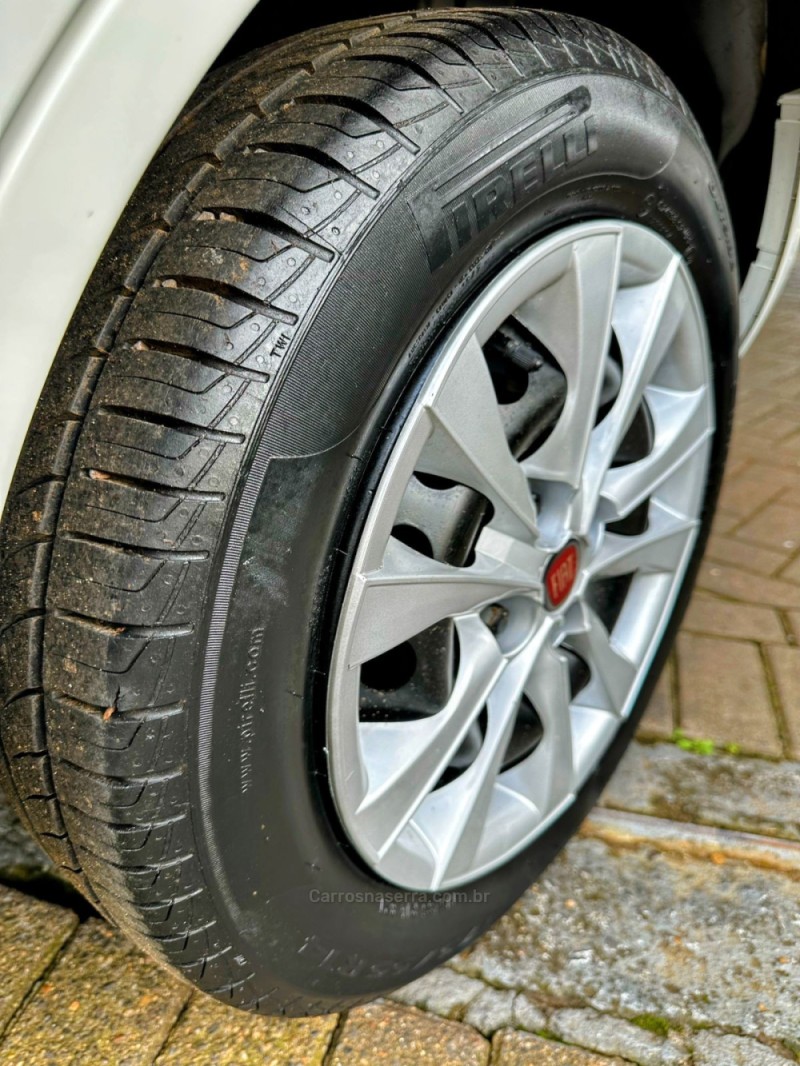 MOBI 1.0 8V EVO FLEX LIKE. MANUAL - 2018 - TRêS COROAS