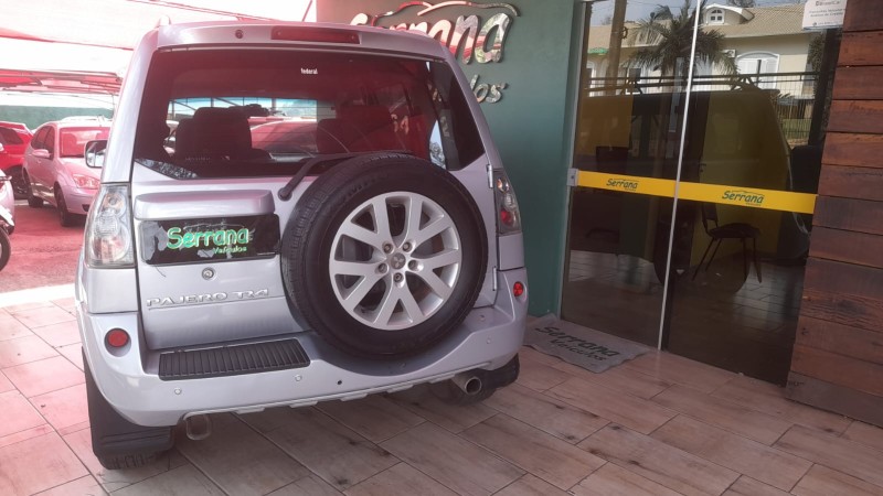 PAJERO TR4 2.0 4X4 16V 140CV FLEX 4P AUTOMÁTICO - 2010 - DOIS IRMãOS