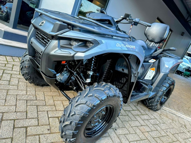 OUTLANDER 570 - 2024 - TRêS COROAS