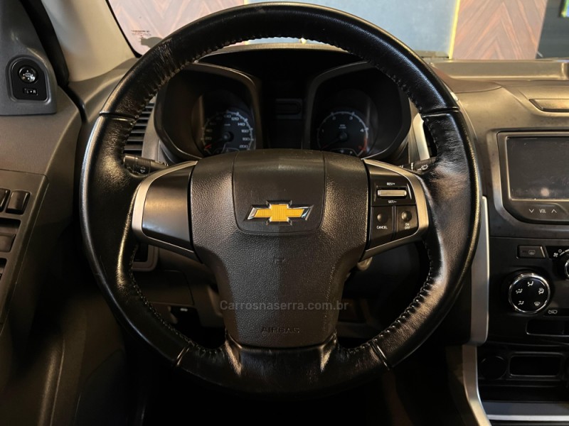 S10 2.8 LT 4X4 CD 16V TURBO DIESEL 4P MANUAL - 2014 - CAMPO BOM