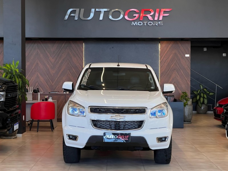 S10 2.8 LT 4X4 CD 16V TURBO DIESEL 4P MANUAL - 2014 - CAMPO BOM