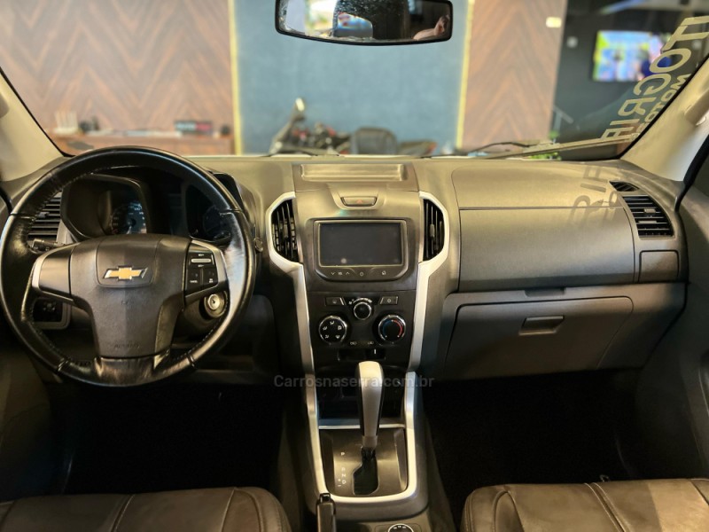S10 2.8 LT 4X4 CD 16V TURBO DIESEL 4P MANUAL - 2014 - CAMPO BOM
