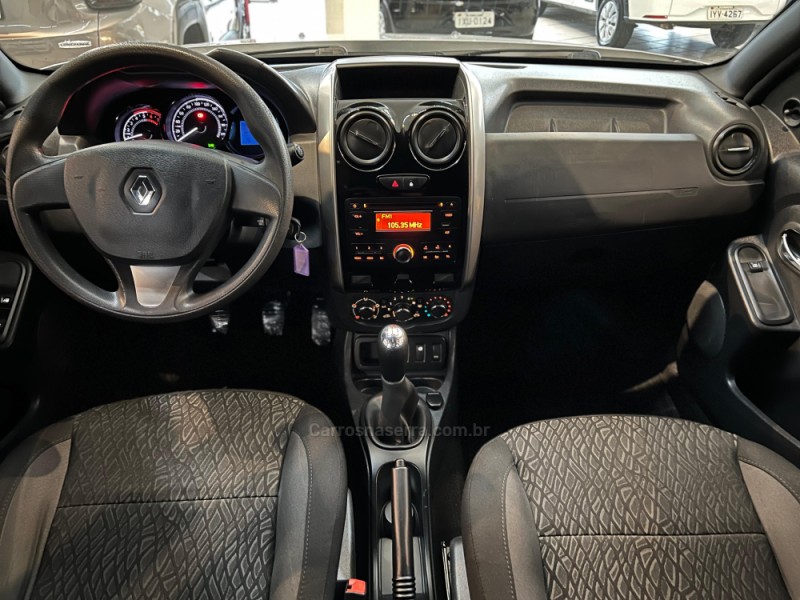 DUSTER 1.6 EXPRESSION 4X2 16V FLEX 4P MANUAL - 2017 - CAXIAS DO SUL