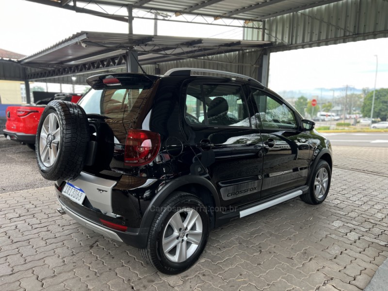 CROSSFOX 1.6 MI FLEX 8V 4P MANUAL - 2011 - BOM PRINCíPIO