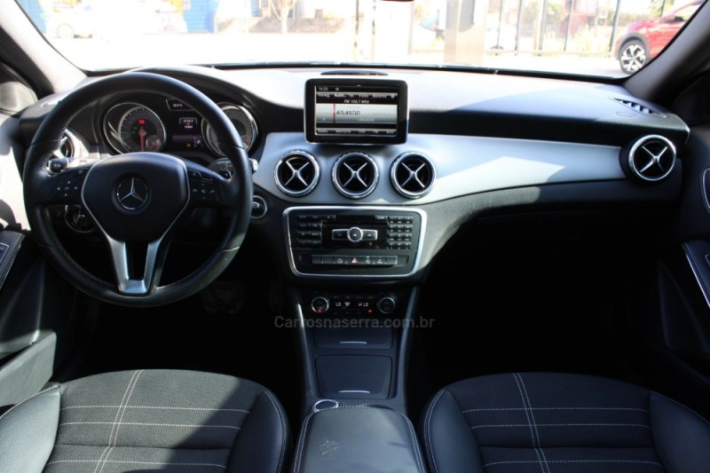 GLA 200 1.6 CGI VISION 16V TURBO GASOLINA 4P AUTOMÁTICO - 2015 - CAXIAS DO SUL