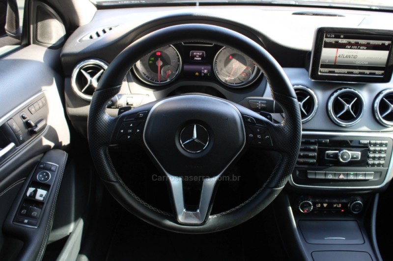 GLA 200 1.6 CGI VISION 16V TURBO GASOLINA 4P AUTOMÁTICO - 2015 - CAXIAS DO SUL