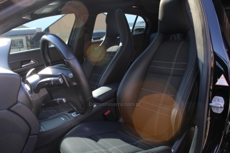 GLA 200 1.6 CGI VISION 16V TURBO GASOLINA 4P AUTOMÁTICO - 2015 - CAXIAS DO SUL