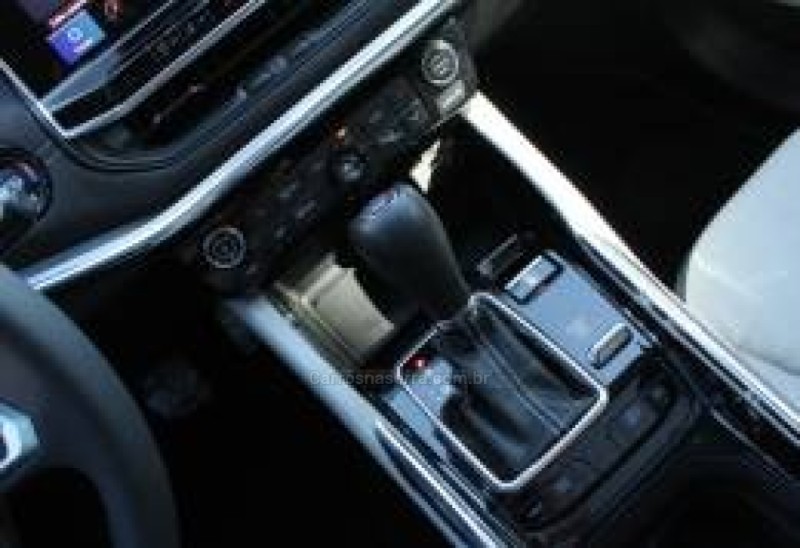 COMMANDER 1.3 OVERLAND T270 16V 4X2 TURBO FLEX 4P AUTOMÁTICO - 2023 - CAXIAS DO SUL