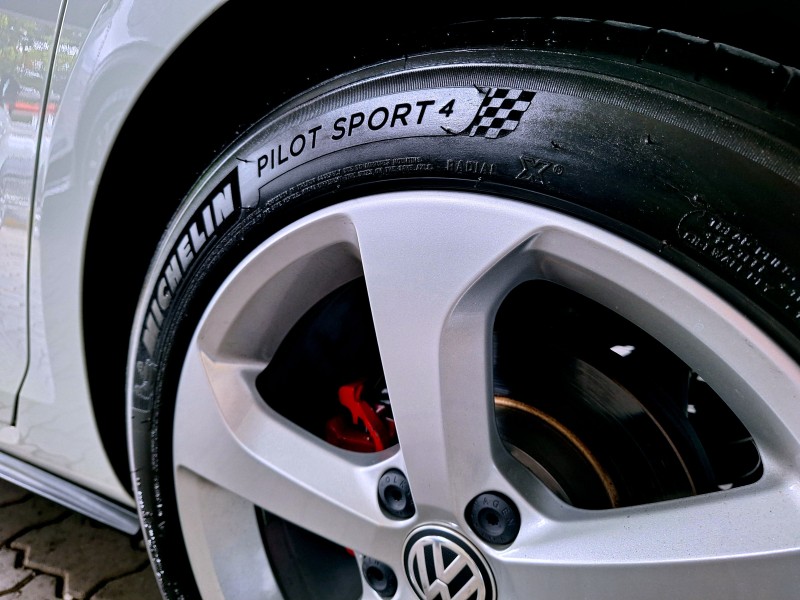 GOLF 2.0 GTI HIGHLINE 16V GASOLINA 4P AUTOMÁTICO - 2017 - CAXIAS DO SUL