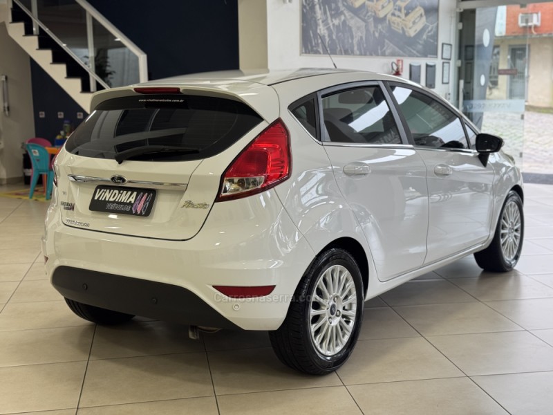 FIESTA 1.6 TITANIUM HATCH 16V FLEX 4P AUTOMÁTICO - 2014 - FLORES DA CUNHA