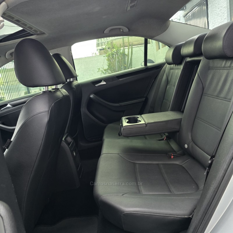 JETTA 2.0 COMFORTLINE FLEX 4P TIPTRONIC - 2012 - CAXIAS DO SUL