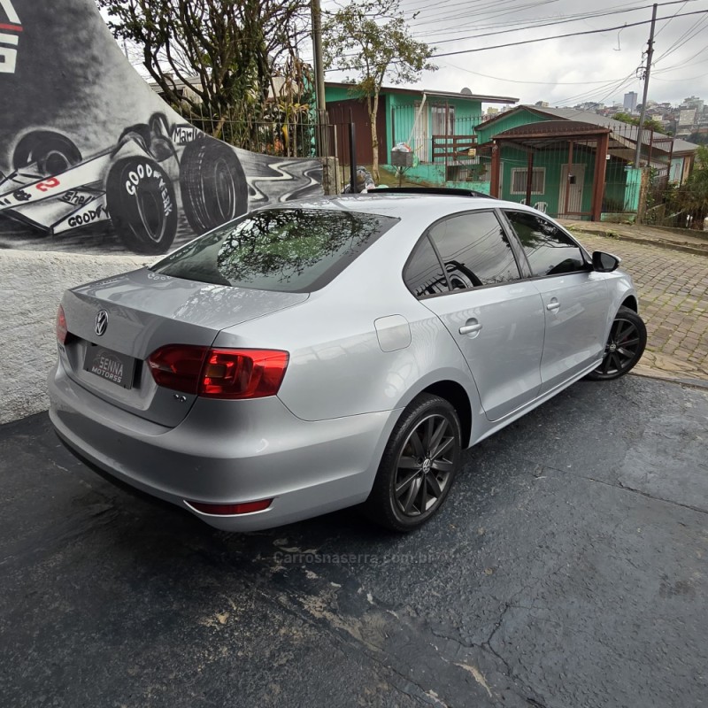 JETTA 2.0 COMFORTLINE FLEX 4P TIPTRONIC - 2012 - CAXIAS DO SUL