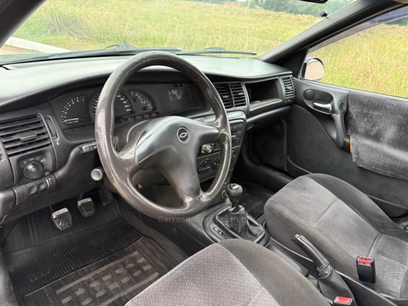 VECTRA 2.0 MPFI GLS 8V GASOLINA 4P MANUAL - 2000 - IVOTI