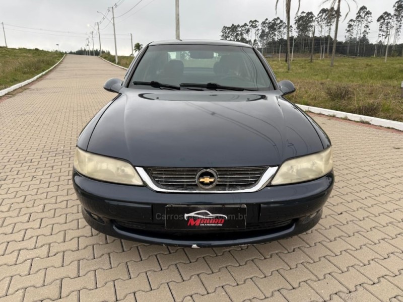 VECTRA 2.0 MPFI GLS 8V GASOLINA 4P MANUAL - 2000 - IVOTI