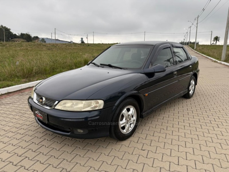 VECTRA 2.0 MPFI GLS 8V GASOLINA 4P MANUAL