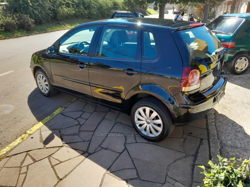 POLO 1.6 MI 8V TOTAL FLEX 4P MANUAL - 2011 - NOVA PRATA