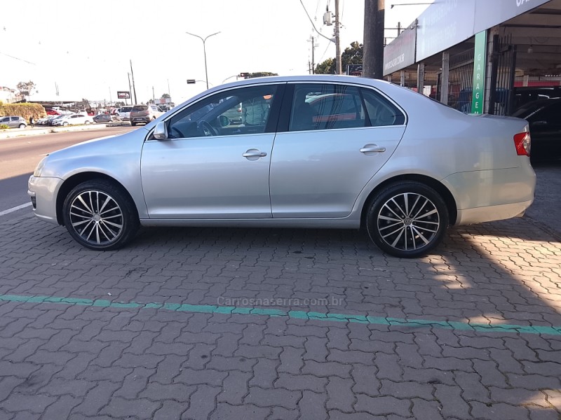 JETTA 2.5 I 20V 170CV GASOLINA 4P TIPTRONIC - 2009 - CAXIAS DO SUL