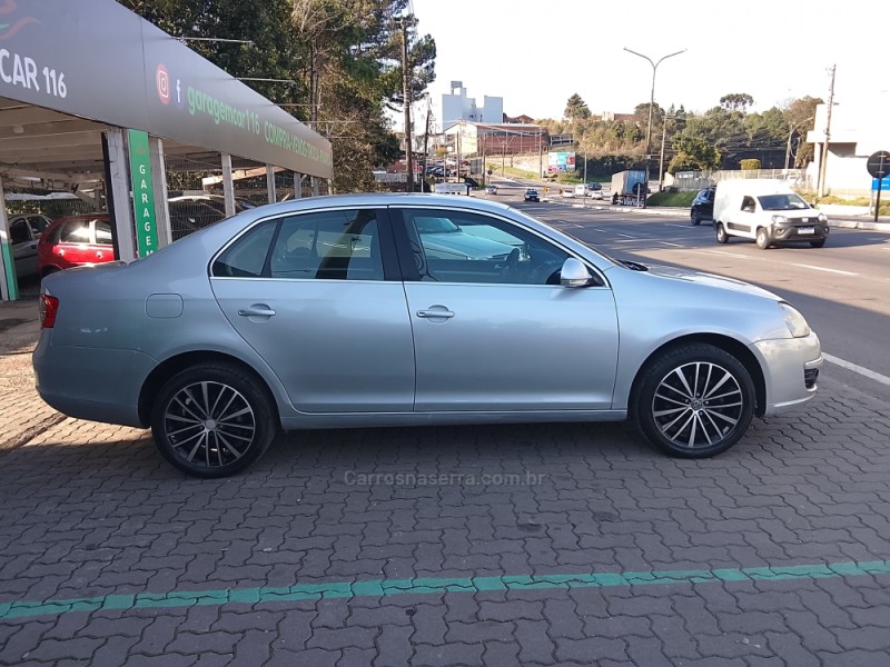 JETTA 2.5 I 20V 170CV GASOLINA 4P TIPTRONIC - 2009 - CAXIAS DO SUL