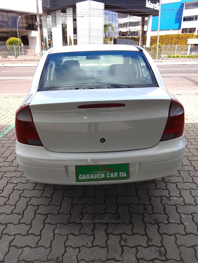 CORSA 1.0 MPFI SEDAN 8V GASOLINA 4P MANUAL - 2003 - CAXIAS DO SUL