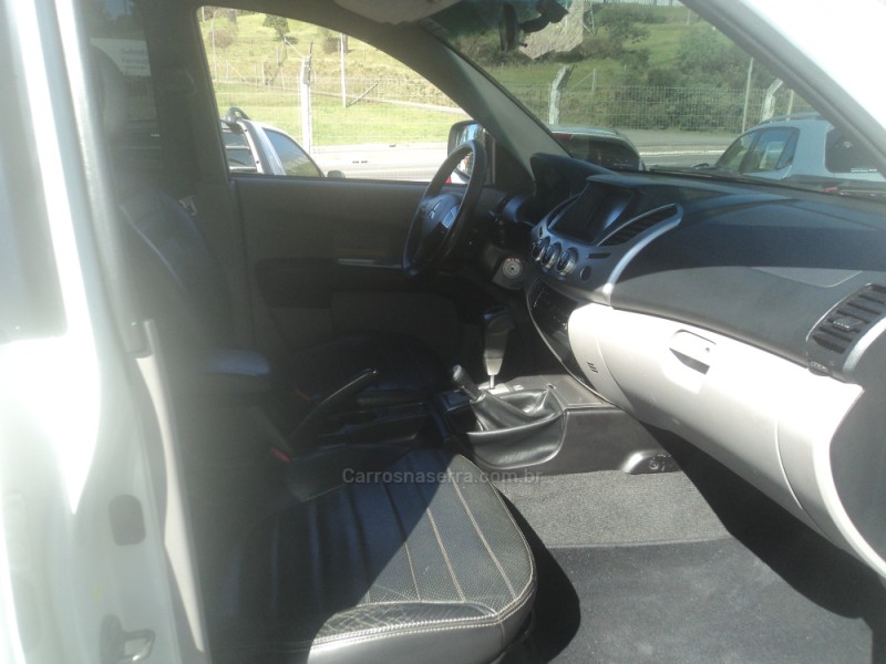 L200 TRITON 3.2 HPE 4X4 CD 16V TURBO INTERCOOLER DIESEL 4P AUTOMÁTICO - 2015 - FARROUPILHA