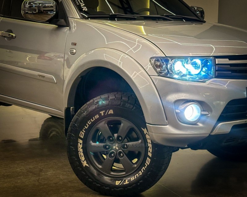 L200 TRITON 3.2 HPE 4X4 CD 16V TURBO INTERCOOLER DIESEL 4P AUTOMÁTICO - 2017 - GARIBALDI
