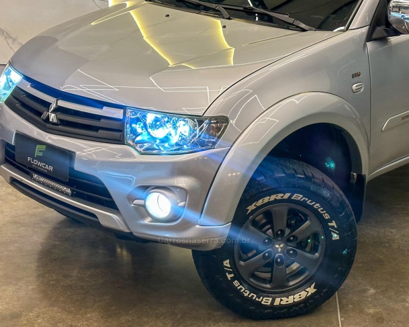 L200 TRITON 3.2 HPE 4X4 CD 16V TURBO INTERCOOLER DIESEL 4P AUTOMÁTICO - 2017 - GARIBALDI
