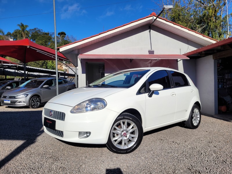 PUNTO 1.6 ESSENCE 16V FLEX 4P MANUAL - 2012 - CARLOS BARBOSA