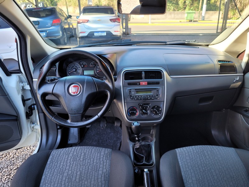 PUNTO 1.6 ESSENCE 16V FLEX 4P MANUAL - 2012 - CARLOS BARBOSA