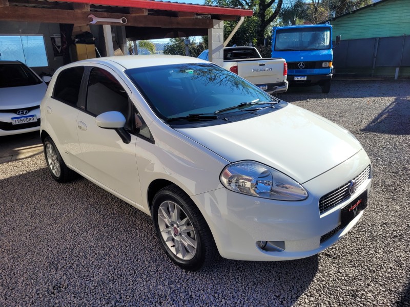 PUNTO 1.6 ESSENCE 16V FLEX 4P MANUAL - 2012 - CARLOS BARBOSA