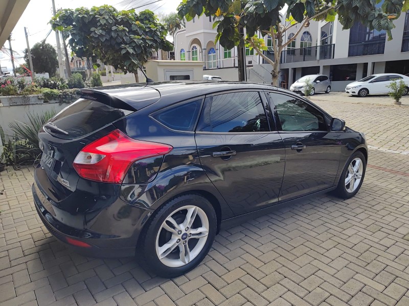 FOCUS 1.6 SE HATCH 16V FLEX 4P AUTOMÁTICO - 2014 - LAJEADO