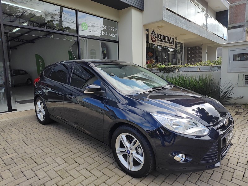 FOCUS 1.6 SE HATCH 16V FLEX 4P AUTOMÁTICO - 2014 - LAJEADO