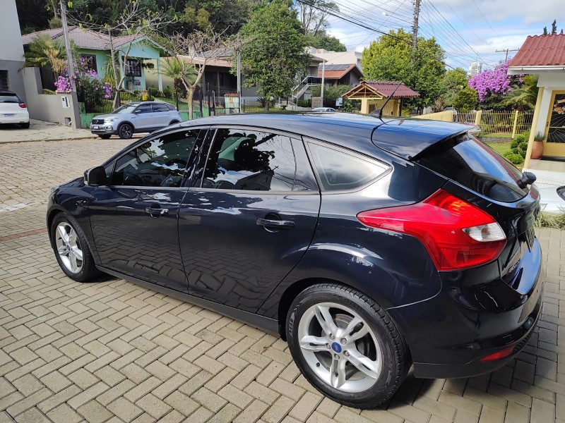 FOCUS 1.6 SE HATCH 16V FLEX 4P AUTOMÁTICO - 2014 - LAJEADO