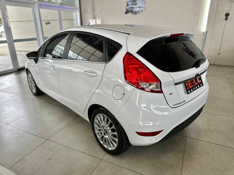 FIESTA 1.6 TITANIUM HATCH 16V FLEX 4P MANUAL - 2014 - CAXIAS DO SUL