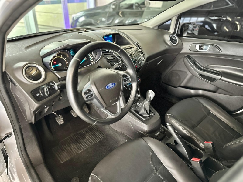 FIESTA 1.6 TITANIUM HATCH 16V FLEX 4P MANUAL - 2014 - CAXIAS DO SUL