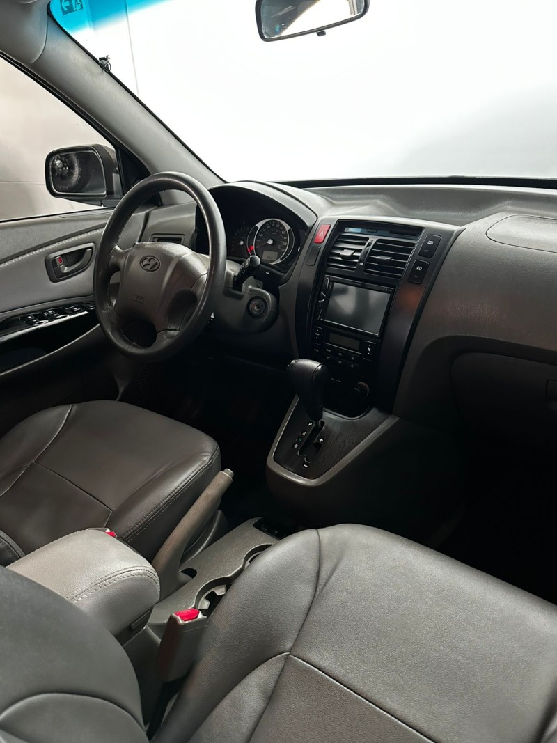 TUCSON 2.0 MPFI GLS 16V 143CV 2WD GASOLINA 4P AUTOMÁTICO - 2012 - FARROUPILHA