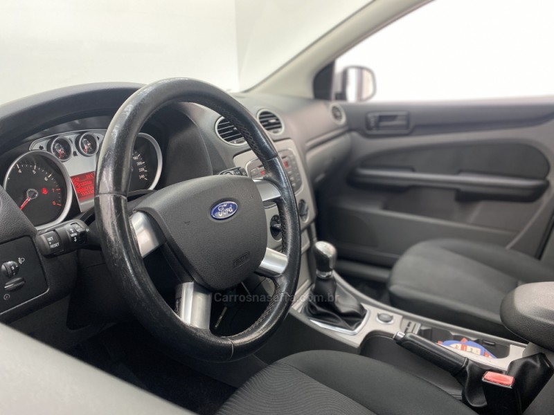 FOCUS 1.6 GLX 16V FLEX 4P MANUAL - 2013 - CARLOS BARBOSA