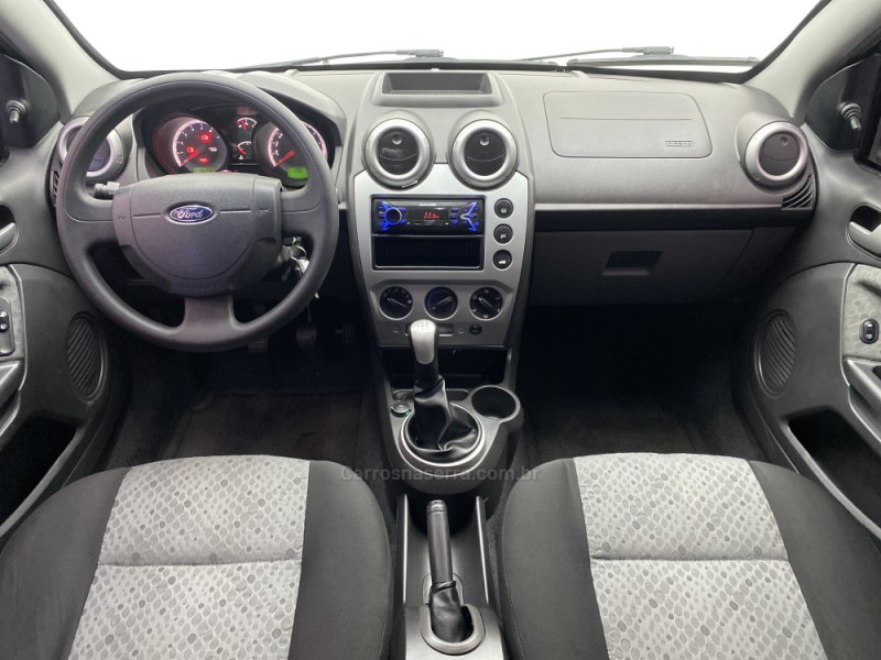 FIESTA 1.6 ROCAM SE 8V FLEX 4P MANUAL - 2014 - CARLOS BARBOSA