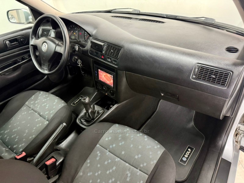 GOLF 1.6 MI 8V GASOLINA 4P MANUAL - 2003 - CAXIAS DO SUL