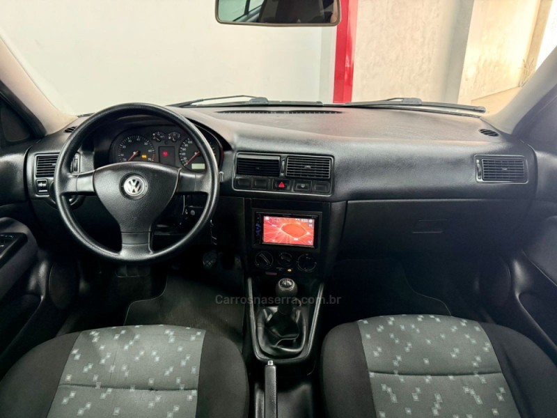 GOLF 1.6 MI 8V GASOLINA 4P MANUAL - 2003 - CAXIAS DO SUL