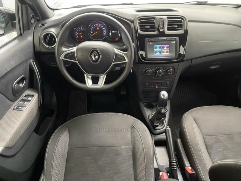 LOGAN 1.0 ZEN 12V FLEX 4P MANUAL - 2023 - NOVO HAMBURGO