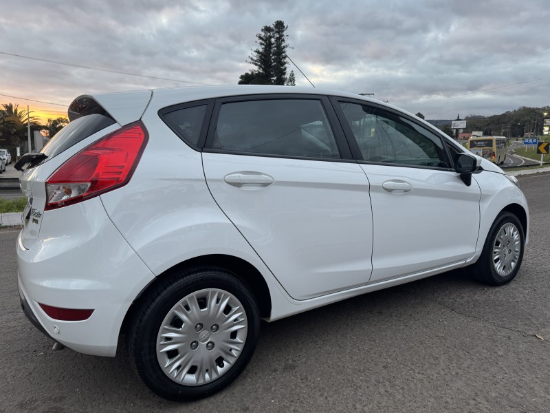 FIESTA 1.6 SE HATCH 16V FLEX 4P MANUAL - 2018 - DOIS IRMãOS